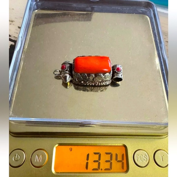 Stunning & Hand Carved Auspicious Floral Pattern Tibetan Coral Pendant 13.34gram - Picture 8 of 8